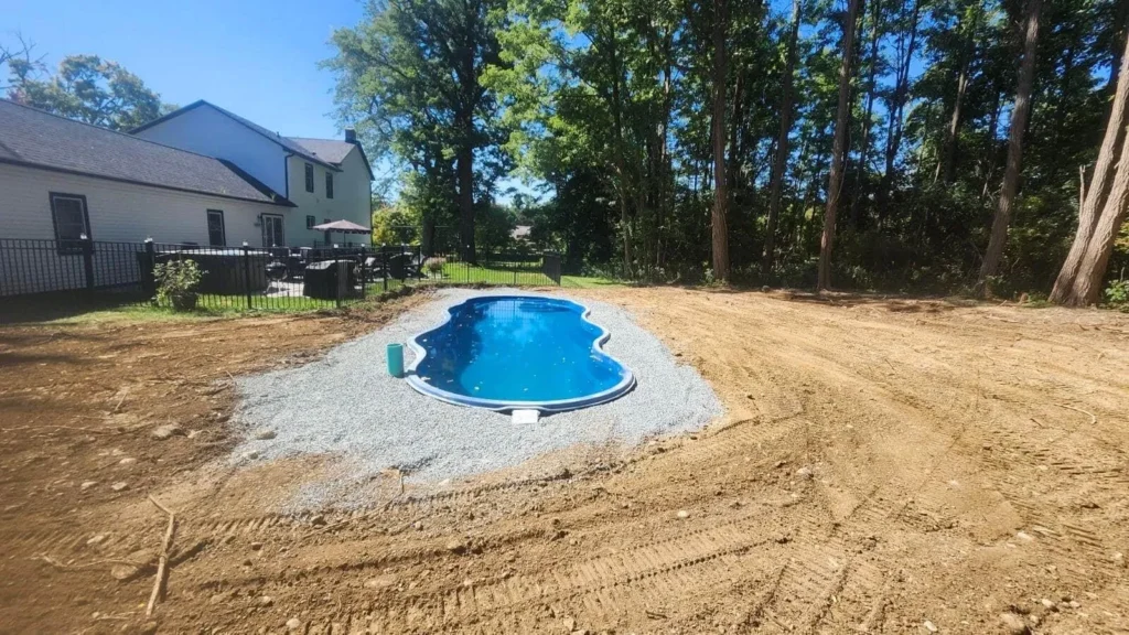 GlimmerGlass-Oasis-pool-installation-in-Ocean-Blue-East-Greenbush-2